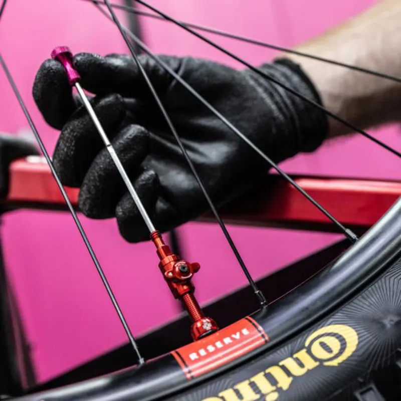 Muc-Off Hey Dipstick! in Silver-2