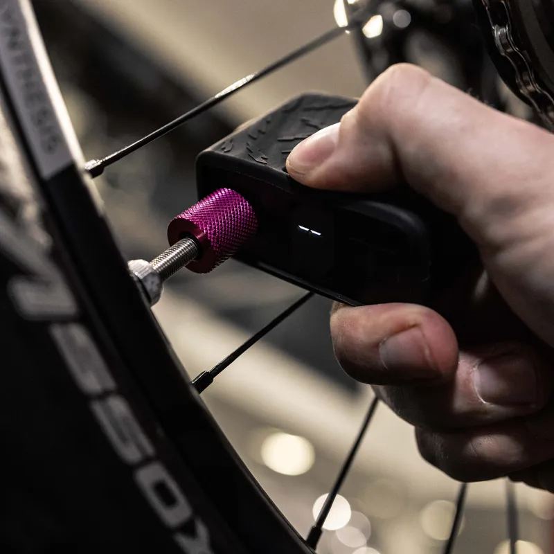 Muc-Off AirMach Electric Mini Pro Inflator Pump-1