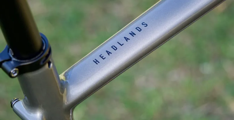 Marin Headlands 1 Gravel Road Bike 2023 in Black -3