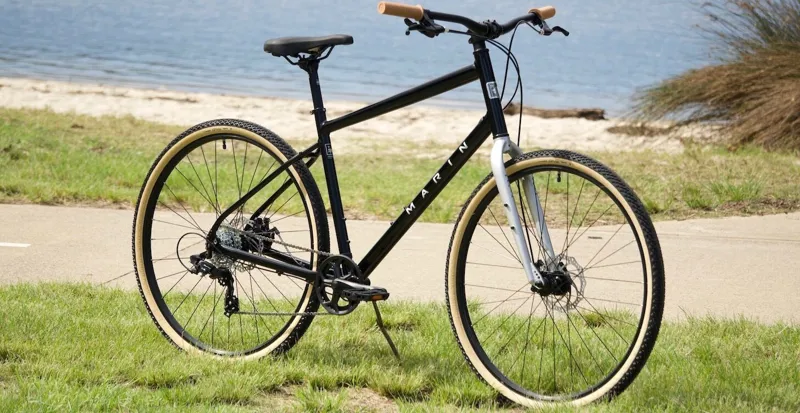 Marin Kentfield 1 Hybrid Bike 2026 in Black-2