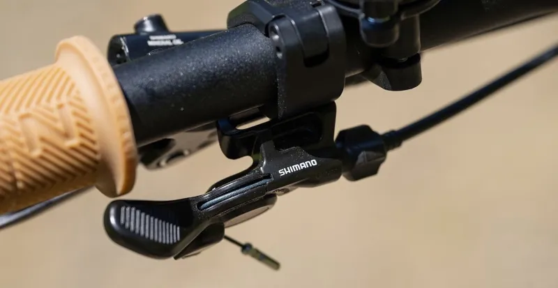 Marin Larkspur 2 Women's Hybrid Bike 2026 in Matt Black-6