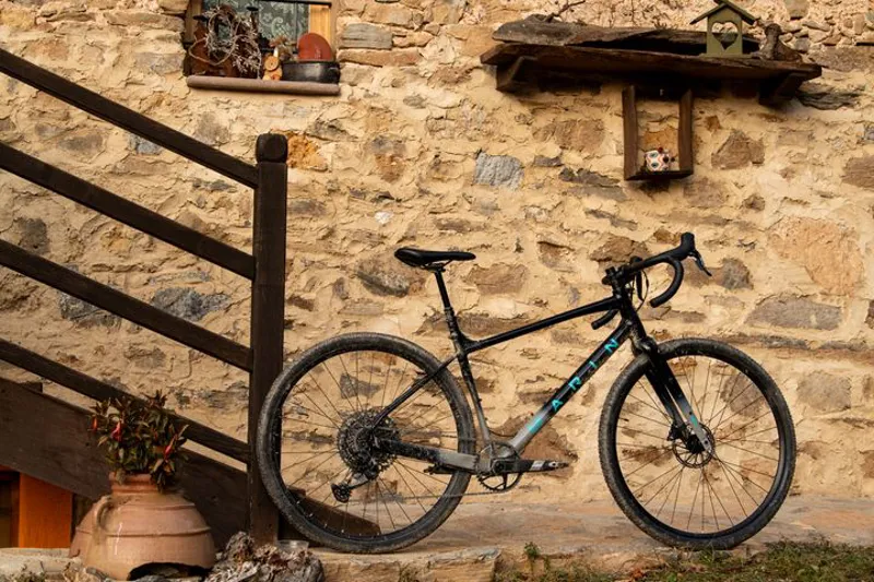 Marin Gestalt XR Apex 700c Road Bike 2026 in Gloss Black/Gray/Blue-9