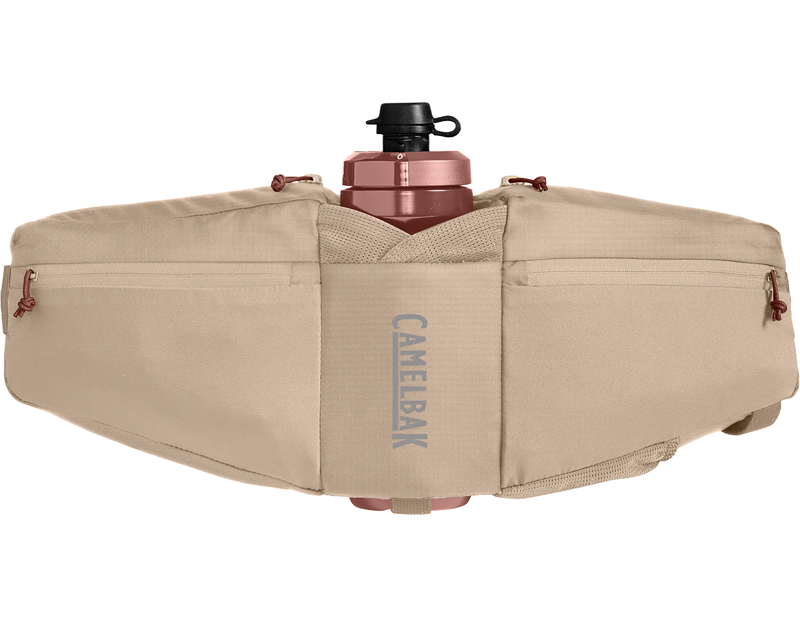 Camelbak Podium Flow 4 Hydration Belt with 21oz Podium Dirt Series Bottle in Moondust