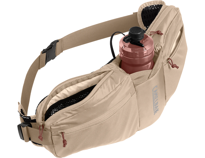 Camelbak Podium Flow 4 Hydration Belt with 21oz Podium Dirt Series Bottle in Moondust-6