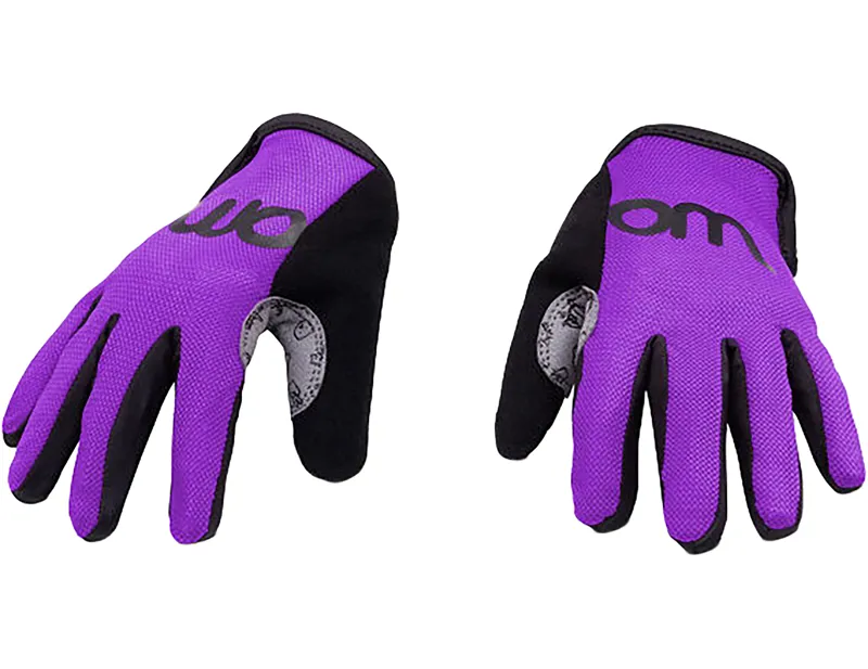 Woom TENS Gloves in Purple