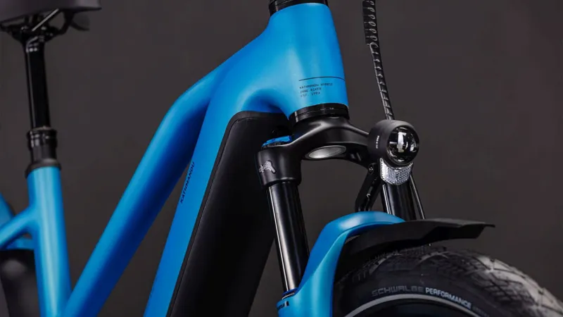 Cube Kathmandu Hybrid Comfort Pro 800 Trapeze Electric Hybrid Bike 2026 in Azure/Black-5