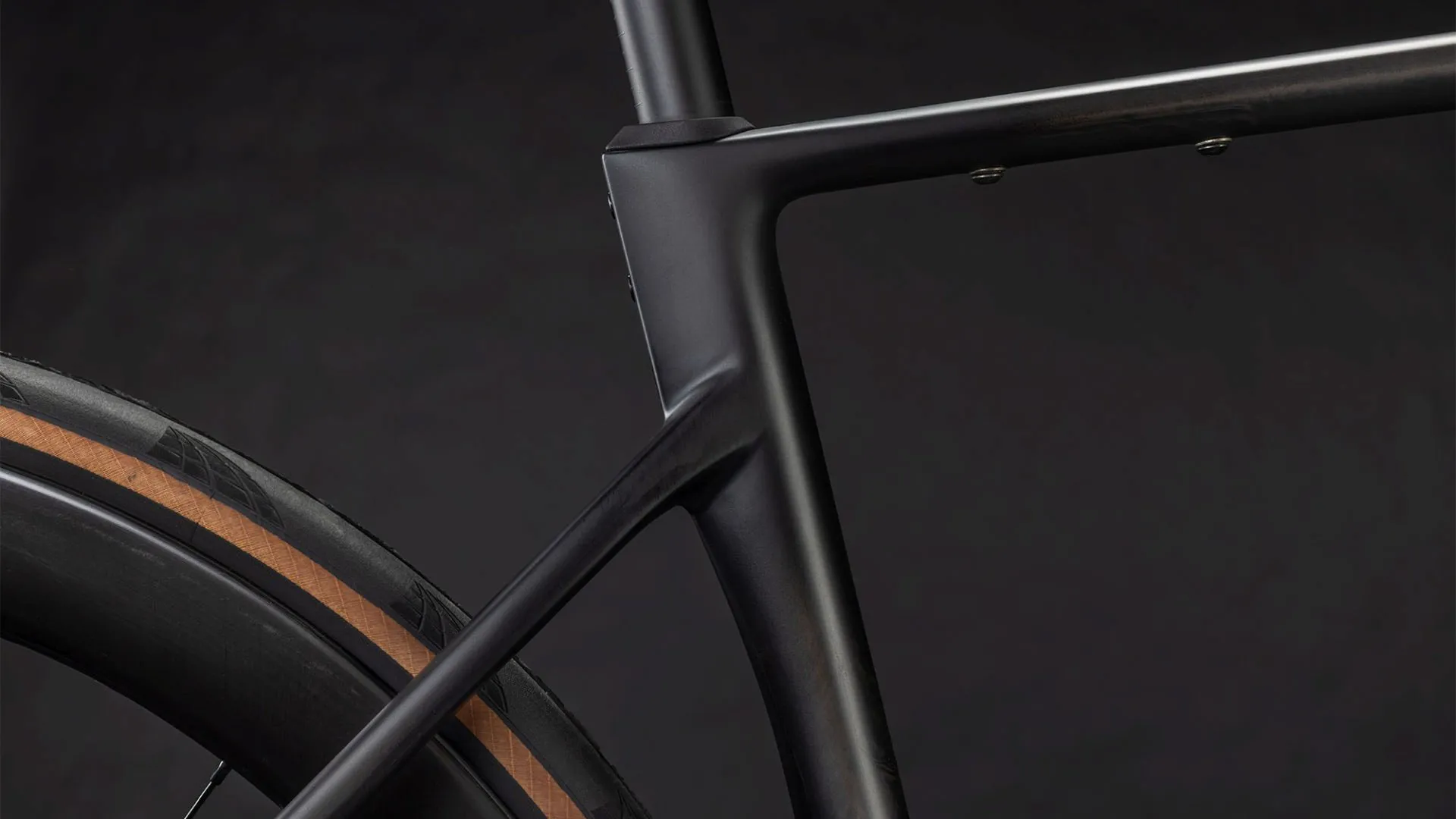 Cube Attain C:62 SLT Road Bike 2026 in Carbon/Coalchrome