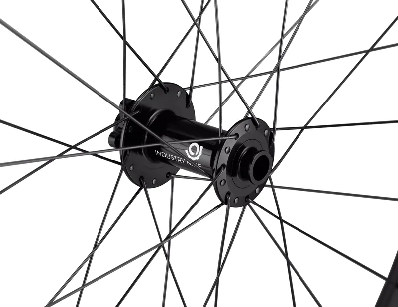 Specialized Traverse SL LI i9 28H 29in Front Wheel in Gloss Black-1