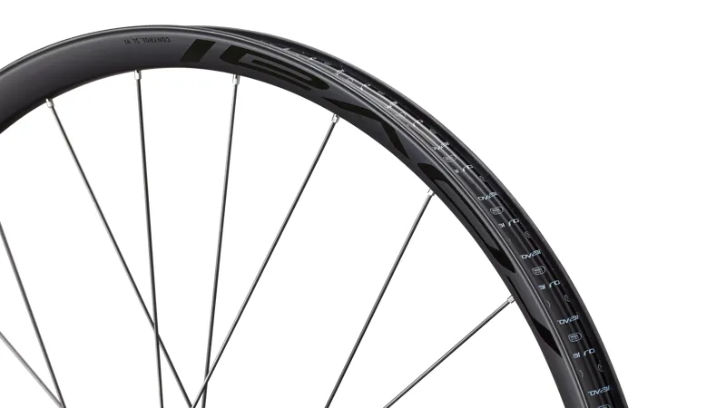 Specialized Roval Control SL VI Solix Front Wheel in Satin Carbon/Gloss Black-1