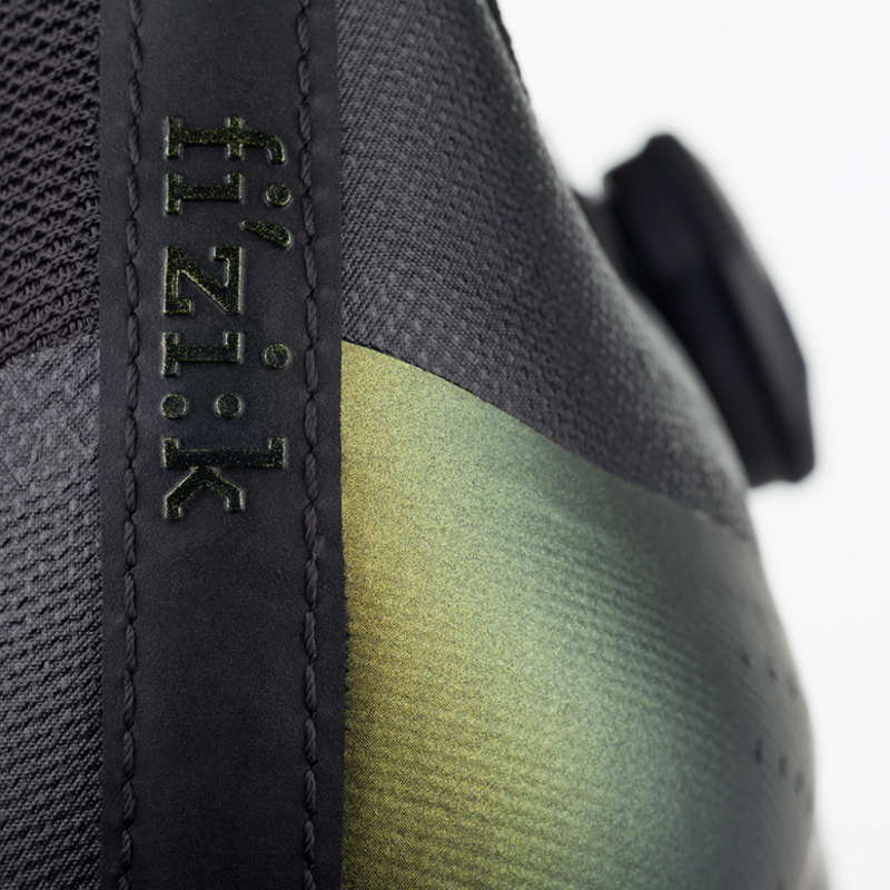 Fizik R4 Tempo Overcurve Wide Road Cycling Shoes in Iridescent Green/Black-4