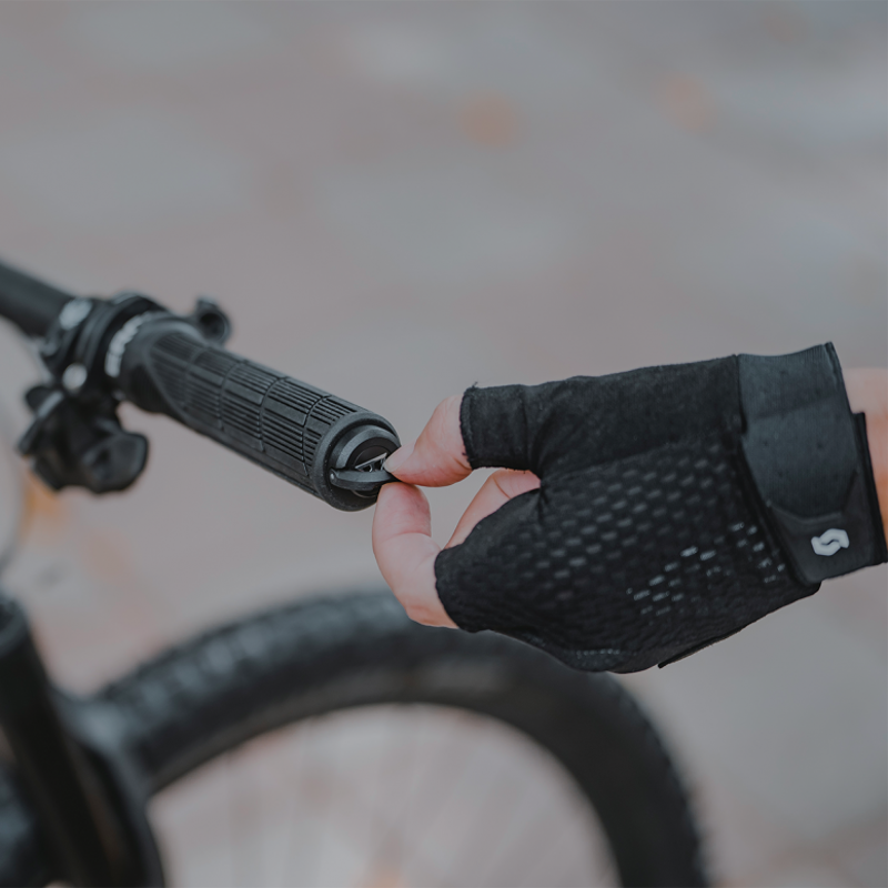 Topeak Plug N Mountain Tool Kit in Black-5