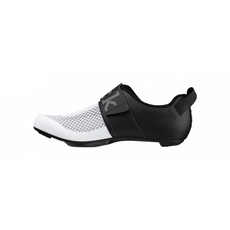 Fizik Transiro Hydra Triathlon Shoes in White/Black-1