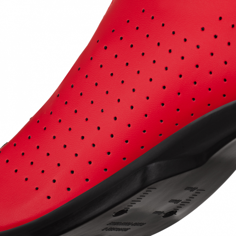 Fizik Vento Omna Road Cycling Shoes in Red/Black-6