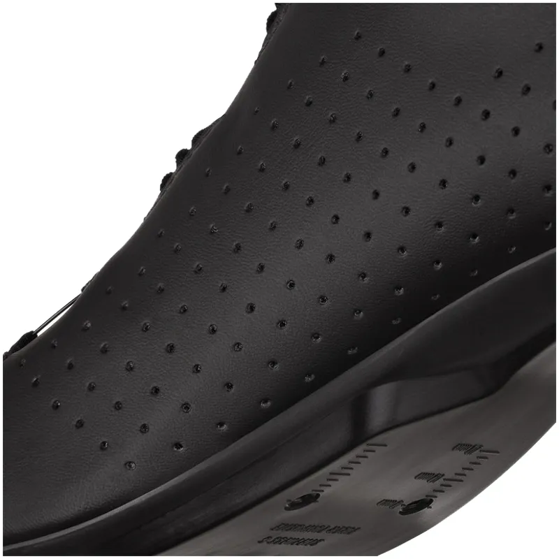 Fizik Vento Omna Road Shoes in Black-5