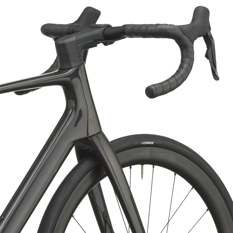 Scott Addict 20 Carbon Road Bike 2027 in Carbon Black-5