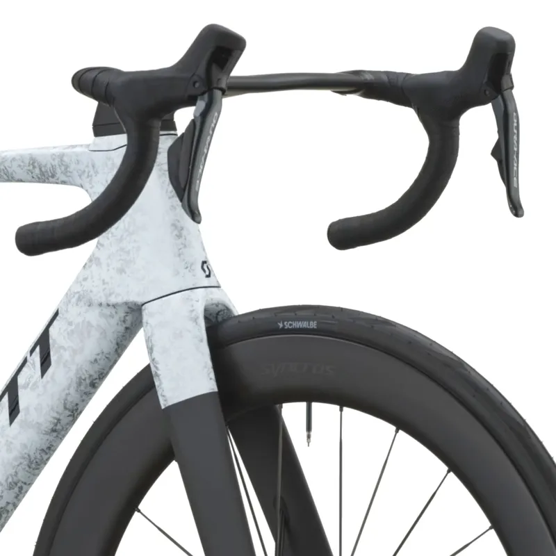 Scott Foil RC Pro Carbon Road Bike 2027 in Rush White and Carbon Black-8