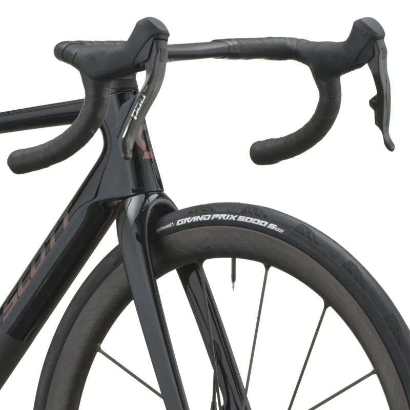 Scott Addict RC Ultimate Carbon Road Bike 2027 in Piano Black and Carbon Black-7