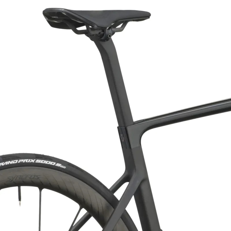 Scott Addict RC Ultimate Carbon Road Bike 2027 in Piano Black and Carbon Black-8