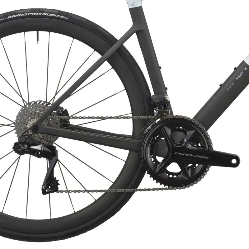 Scott Addict RC Pro Carbon Road Bike 2027 in Rush White and Carbon Black-3