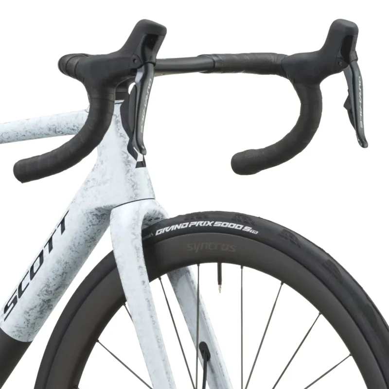 Scott Addict RC Pro Carbon Road Bike 2027 in Rush White and Carbon Black-7