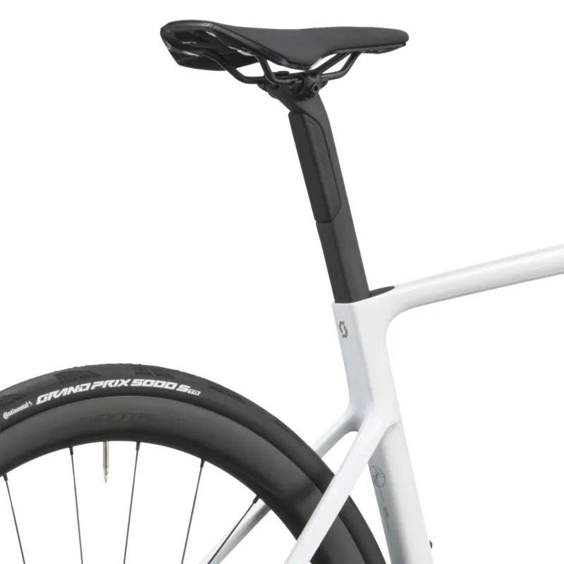 Scott Addict RC Carbon Team Road Bike 2027 in Rainbow White-6