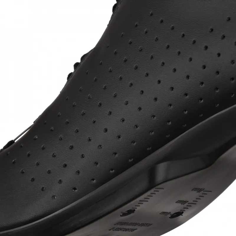 Fizik Vento Omna Wide Fit Road Shoes in Black-5