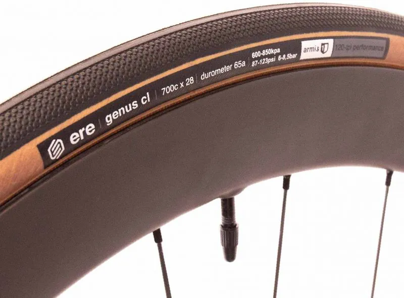ERE Genus CL Clincher Pro Tyre 120Tpi in Skinwall-1