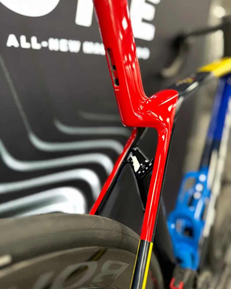 Trek Madone SLR 9 AXS Gen 8 Road Bike 2026 in Navy Smoke-8