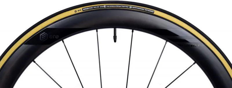 ERE Genus CCX Clincher Pro 320Tpi Tyre in Skinwall-2
