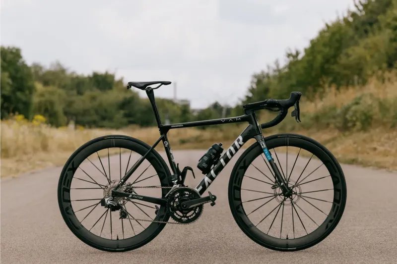 Cadex 50 Ultra Hookless Disc Brake 700c Shimano Wheelset in Black-5