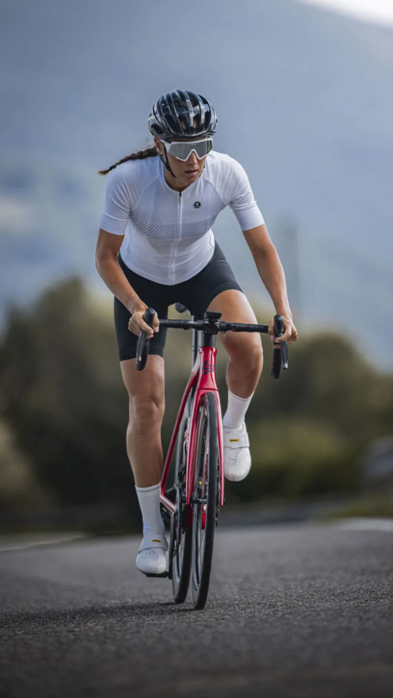 Koo Spectro Sunglasses in White/Super Silver Mirror-3