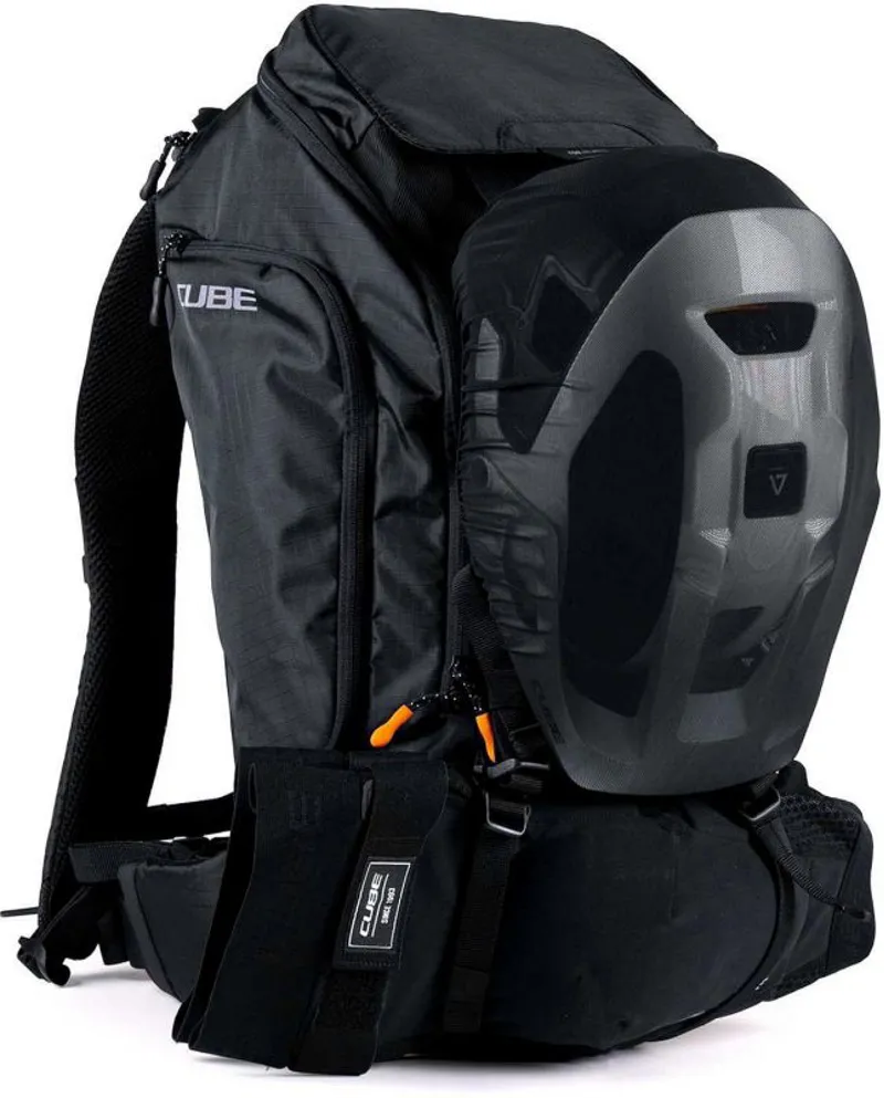 Cube Backpack Atx 22 in Black-2