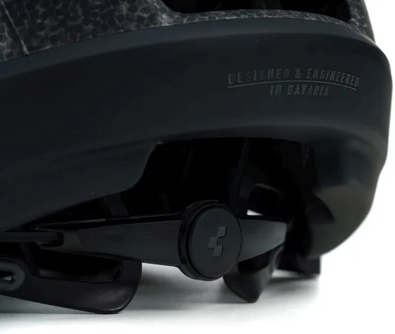 CUBE HELMET HERON in BLACK-2