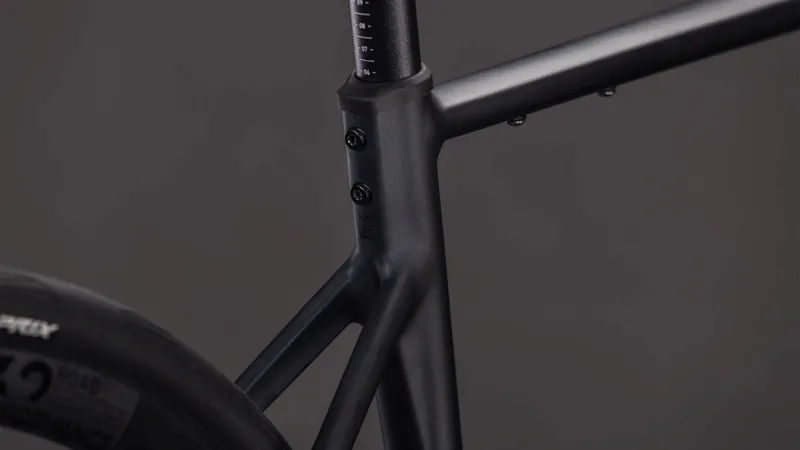 Cube Attain SLX Road Bike 2026 in Coal/Prism-2