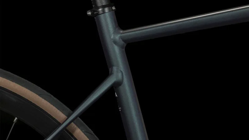 Cube Attain Road Race Bike 2024 in Deep Blue -3