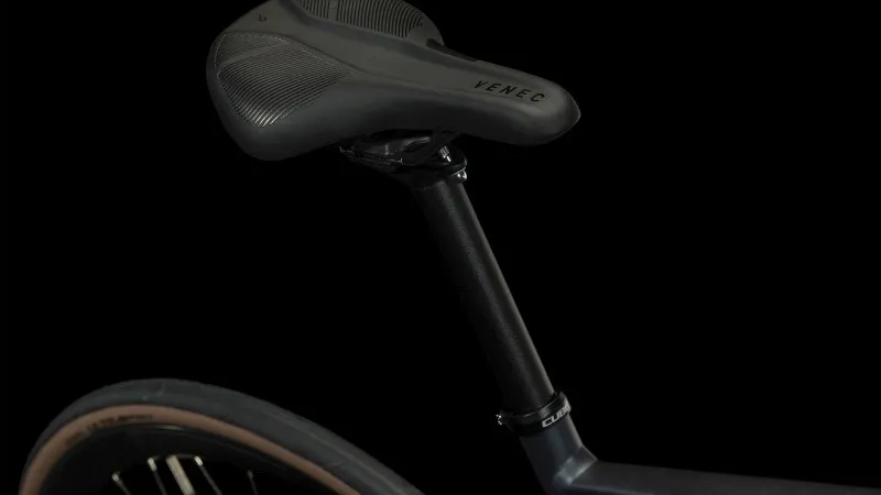 Cube Attain Road Race Bike 2024 in Deep Blue -5