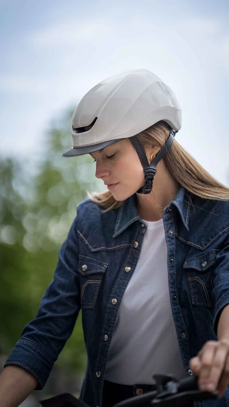 Kask Moebius Elite WG11 Helmet in White-3