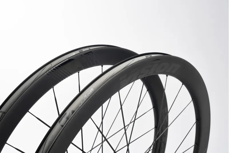 Vision Metron 45 RS SL Disc Carbon Shimano Tubeless Ready Road Wheelset in Black-7