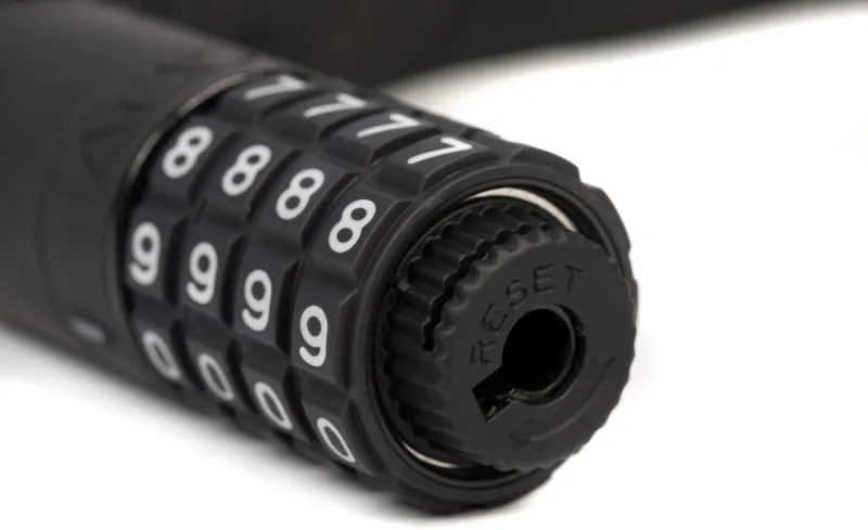 Acid Chain Combination Lock Corvid C100 in Black-1