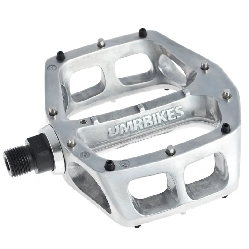 DMR V8 Classic Flat Pedal in Silver