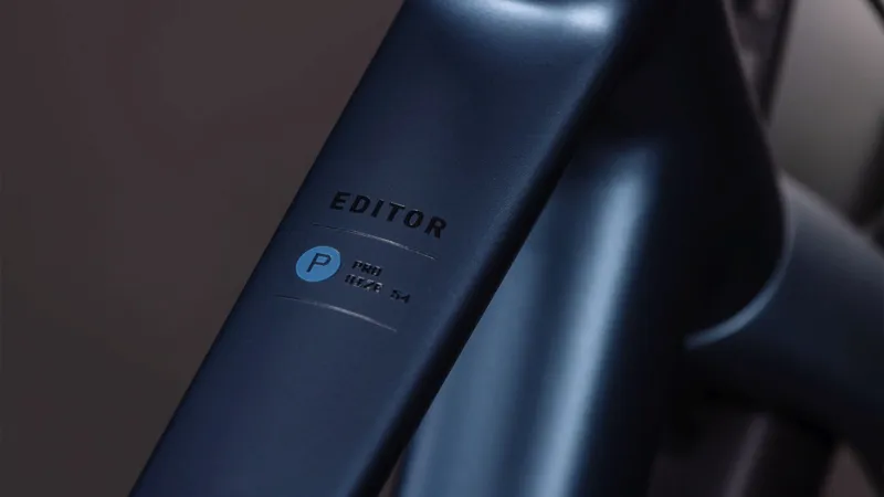 Cube Editor Pro Fe Hybrid Bike 2026 in Mineralblue/Chrome-2