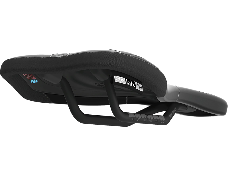SQlab 611 Ergowave Carbon Saddle in Black-1