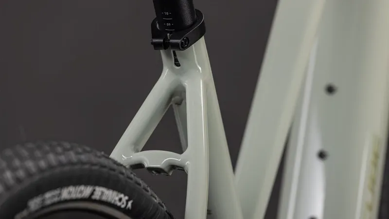 Cube Editor Hybrid Slx 400x Trapeze Electric Hybrid Bike 2026 in Reedbeige/Chrome-3