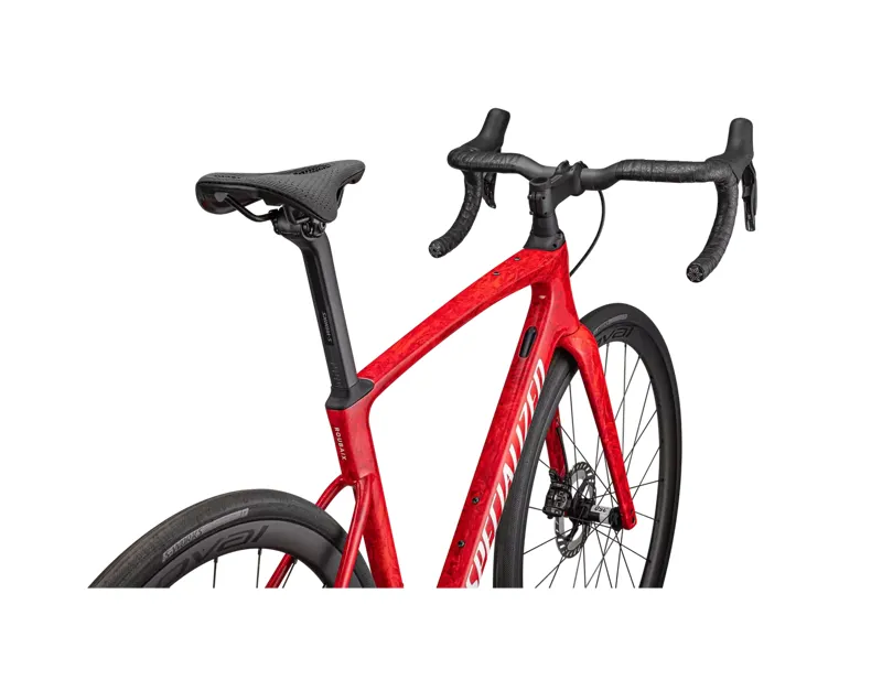 Roubaix SL8 Pro Road Bike 2025 in Red Fiery Red Strata/Dune White-3