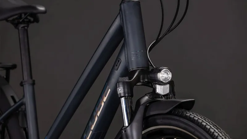 Cube Touring One Trapeze Hybrid Bike 2026 in Night/Chrome-6