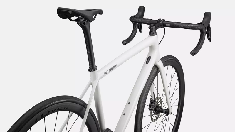 Specialized Aethos Expert Road Bike 2024 in Dune White/Obsidian-3