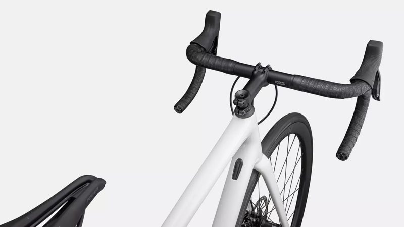 Specialized Aethos Expert Road Bike 2024 in Dune White/Obsidian-4