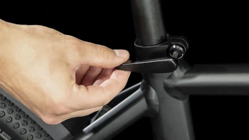 Cube Nuride  Pro 625  Electric Hybrid Bike 2024 In All Black/ Metall-3