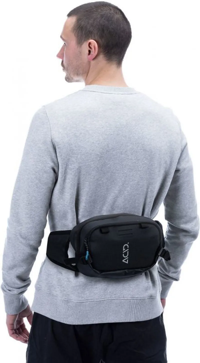 Acid Hip Bag Pack Pro 3 in Black-5