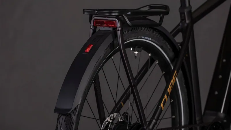 Cube Kathmandu Hybrid Comfort SLX 800 Electric Hybrid Bike 2026 in SolarEclipse/Gold-4